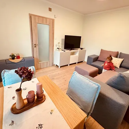 Unique Flat With Balcony In The Heart Of The 丘斯滕迪尔